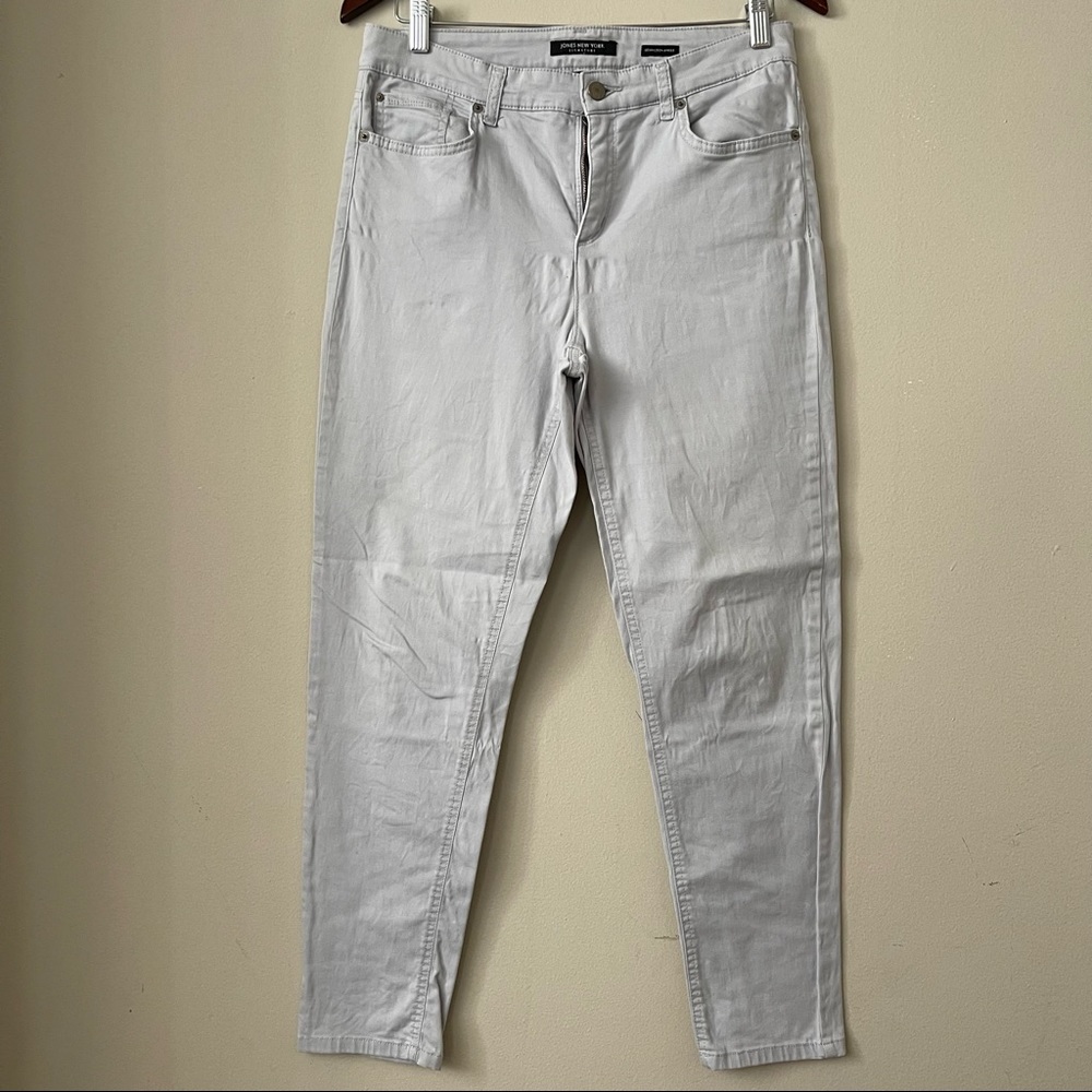 white/grey slim-fit jeans